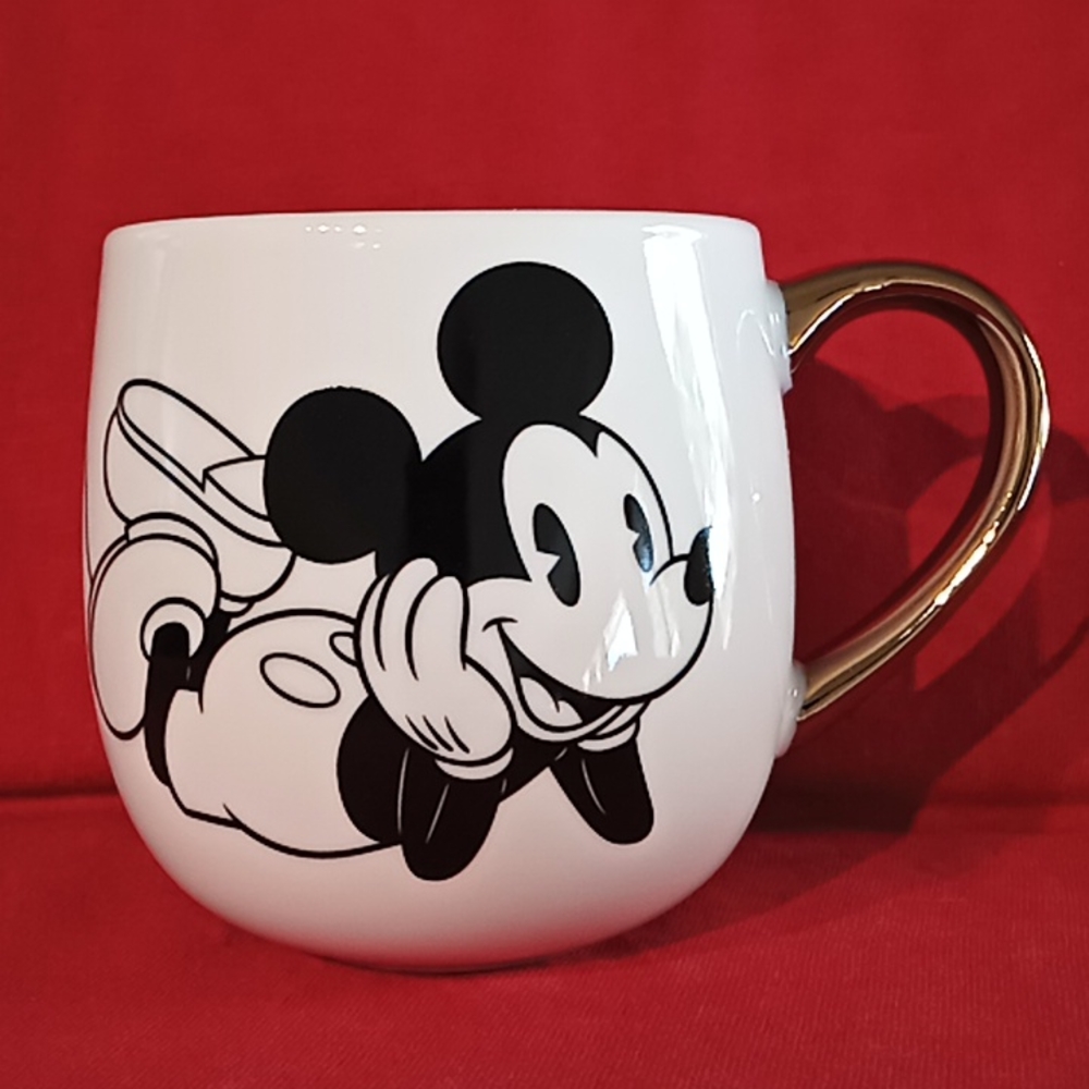 Disney Mickey Mouse Porcelain Coffee/Tea Mug. White With Gold Handle. 12 Ounces.